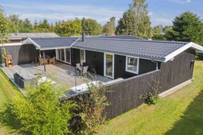A Cozy Summer House With Spa Near Town And Beach, Bogø By